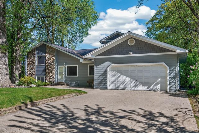 6129 Eagle Lake Drive, Maple Grove, MN 55369