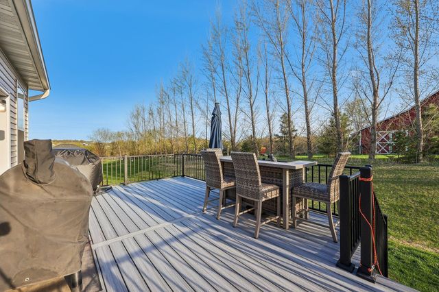 2800 Isabelle Drive, Victoria, MN 55386