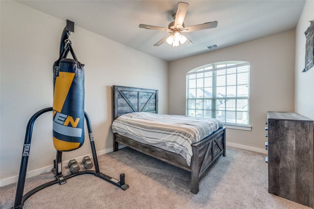 912 Fallbrook Avenue, Denton, TX 76210