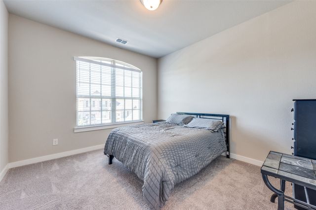 912 Fallbrook Avenue, Denton, TX 76210