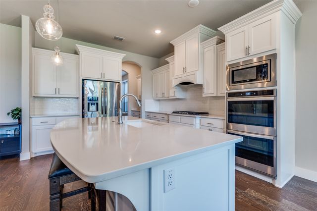 912 Fallbrook Avenue, Denton, TX 76210