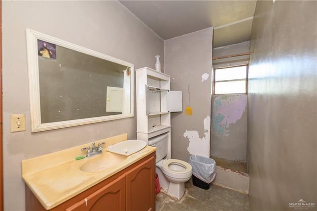 1233 S 2nd Street, Alamo, TX 78516