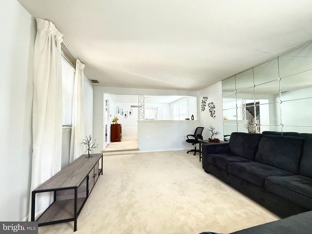 237 5TH AVE W, Cherry Hill, NJ 08002