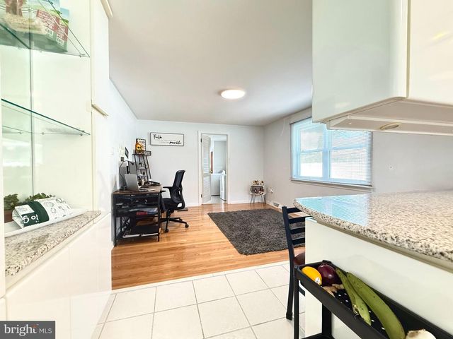 237 5TH AVE W, Cherry Hill, NJ 08002