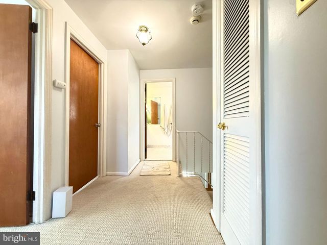 237 5TH AVE W, Cherry Hill, NJ 08002