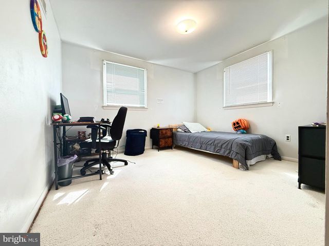 237 5TH AVE W, Cherry Hill, NJ 08002