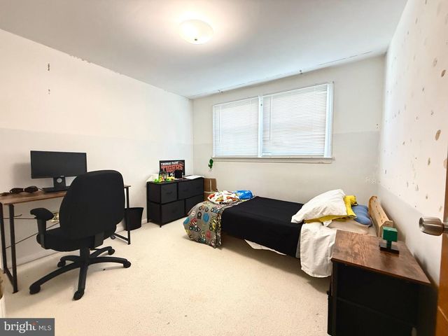 237 5TH AVE W, Cherry Hill, NJ 08002