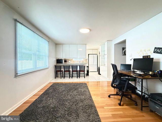 237 5TH AVE W, Cherry Hill, NJ 08002