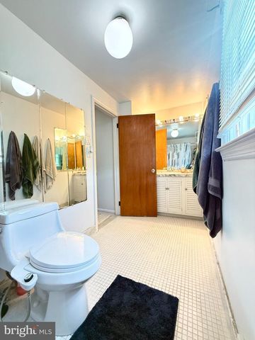 237 5TH AVE W, Cherry Hill, NJ 08002