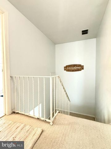 237 5TH AVE W, Cherry Hill, NJ 08002