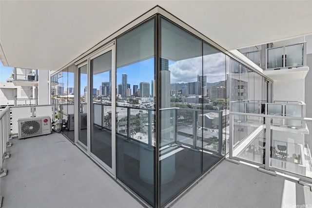 1500 Rycroft Street 811R, Honolulu, HI 96814