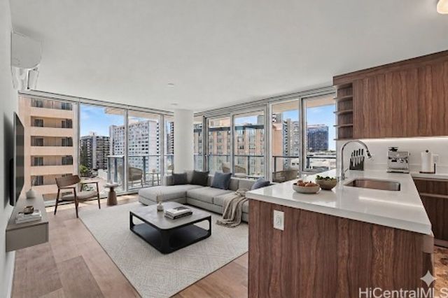 1500 Rycroft Street 811R, Honolulu, HI 96814