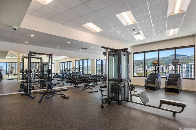 1500 Rycroft Street 811R, Honolulu, HI 96814