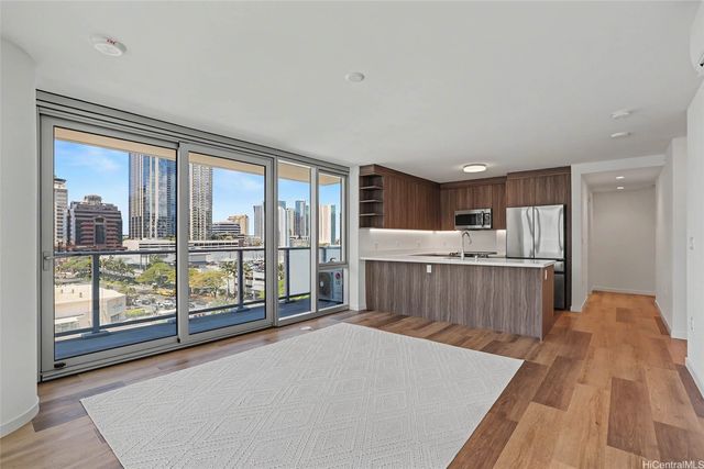 1500 Rycroft Street 811R, Honolulu, HI 96814