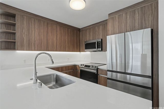 1500 Rycroft Street 811R, Honolulu, HI 96814