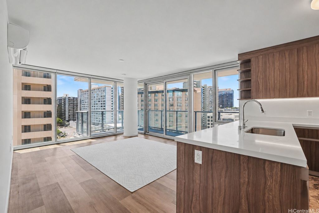 1500 Rycroft Street 811R, Honolulu, HI 96814