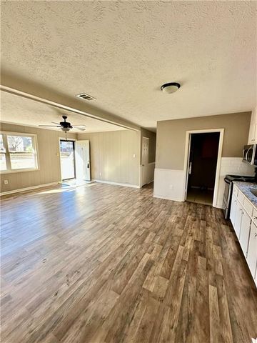 501 Lee Byrd Road, Loganville, GA 30052