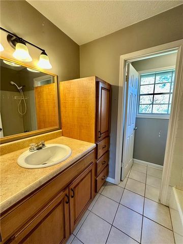 501 Lee Byrd Road, Loganville, GA 30052