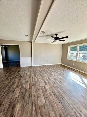 501 Lee Byrd Road, Loganville, GA 30052