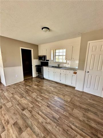 501 Lee Byrd Road, Loganville, GA 30052