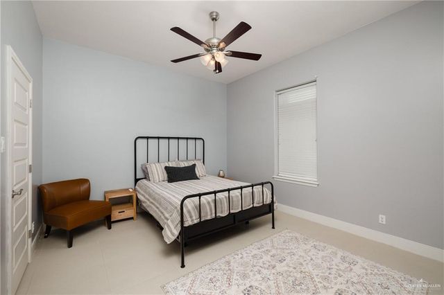 1304 E Pineridge Avenue B, Mcallen, TX 78503