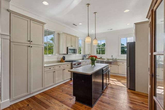 9 William Street, Mount Pleasant, SC 29464