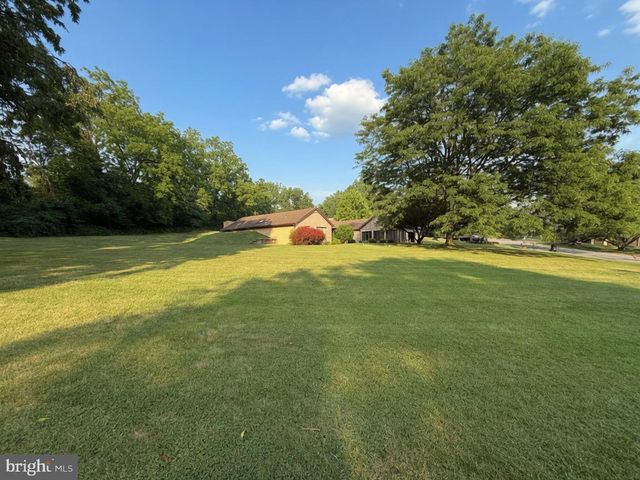 5770 SUN VALLEY RUN, Zionsville, PA 18092