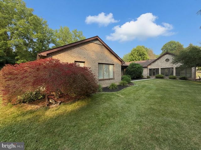 5770 SUN VALLEY RUN, Zionsville, PA 18092