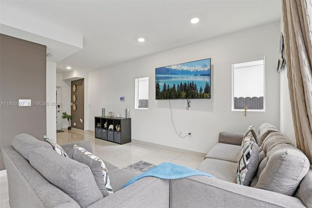 1191 NW 1st St, Florida City, FL 33034