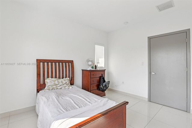 1191 NW 1st St, Florida City, FL 33034