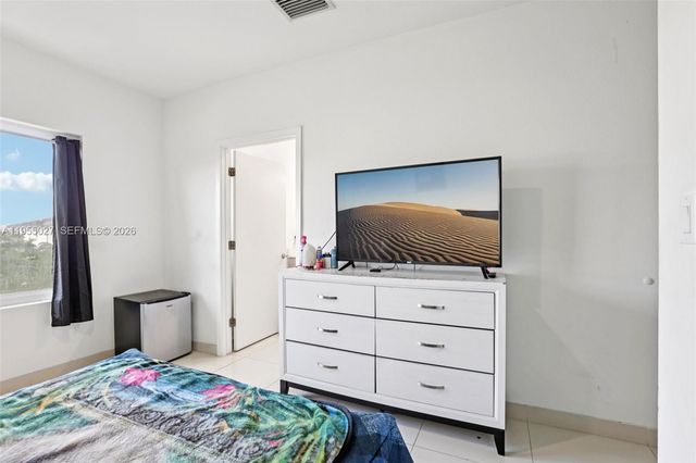 1191 NW 1st St, Florida City, FL 33034