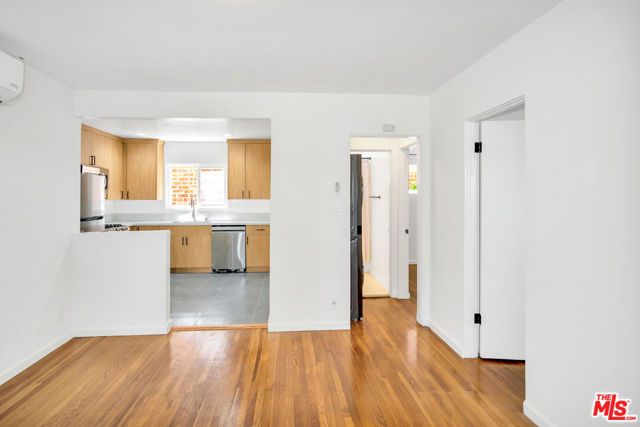 5614 W Adams Boulevard, Los Angeles, CA 90016