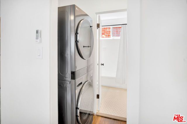 5614 W Adams Boulevard, Los Angeles, CA 90016