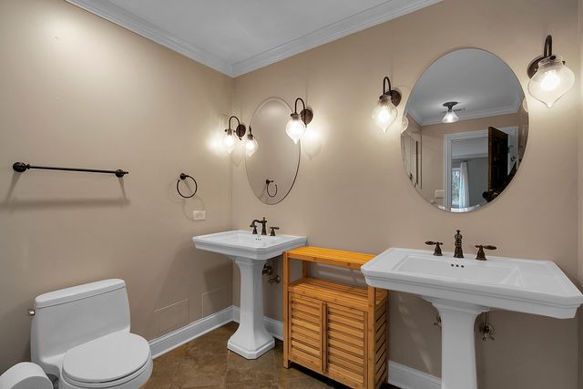 1002 Castilian Court 302, Glenview, IL 60025