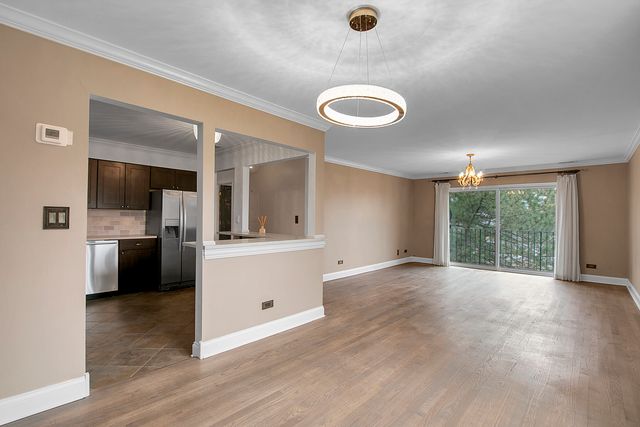 1002 Castilian Court 302, Glenview, IL 60025
