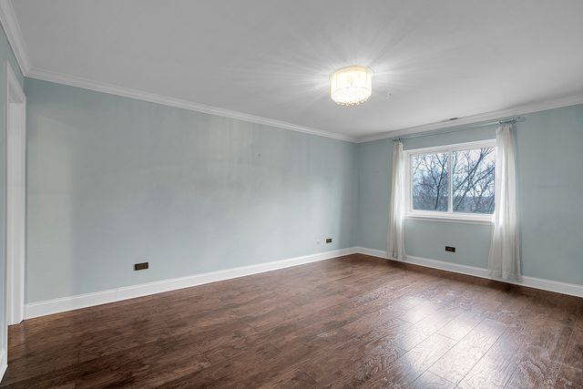 1002 Castilian Court 302, Glenview, IL 60025