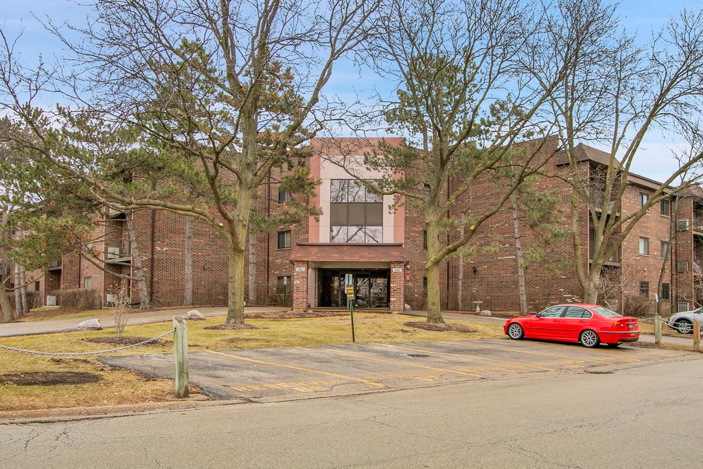 1002 Castilian Court 302, Glenview, IL 60025