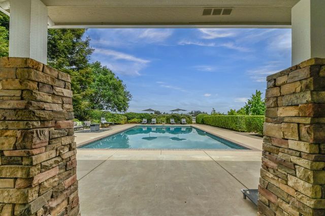 11038 Victory Ave, Oakdale, CA 95361