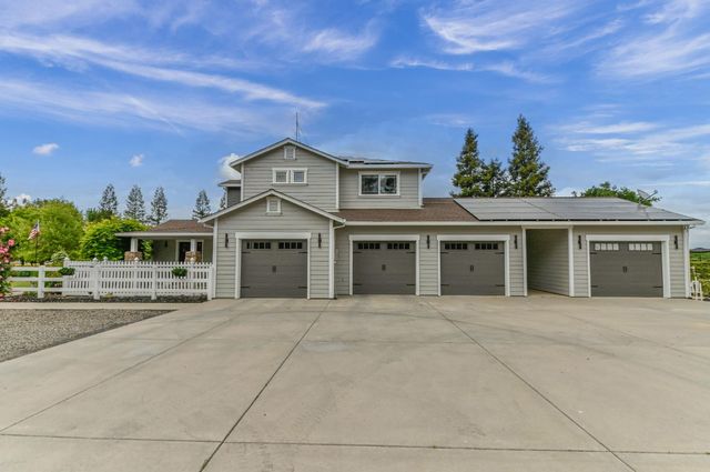 11038 Victory Ave, Oakdale, CA 95361