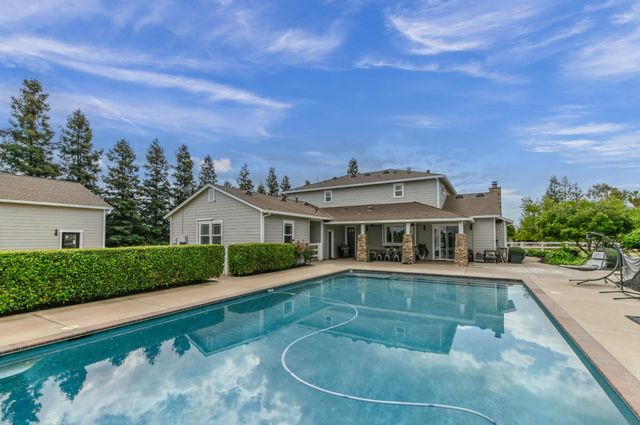 11038 Victory Ave, Oakdale, CA 95361