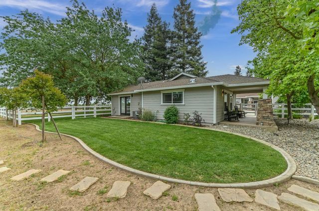 11038 Victory Ave, Oakdale, CA 95361
