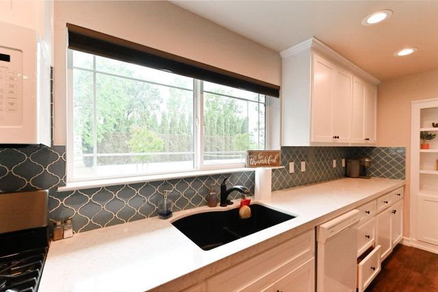 11038 Victory Ave, Oakdale, CA 95361