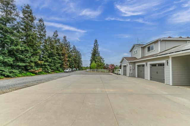 11038 Victory Ave, Oakdale, CA 95361