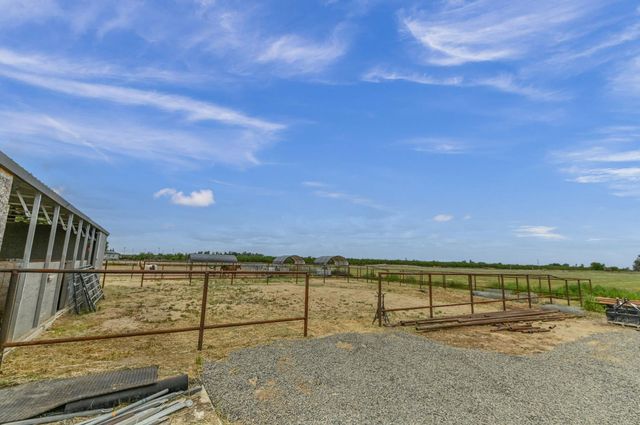 11038 Victory Ave, Oakdale, CA 95361