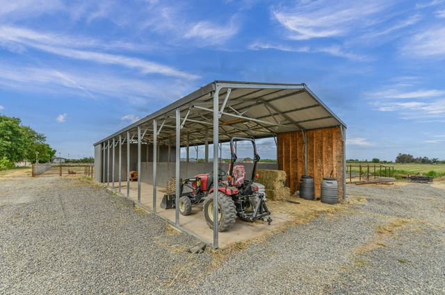 11038 Victory Ave, Oakdale, CA 95361