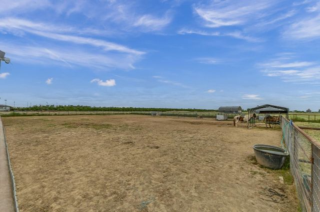 11038 Victory Ave, Oakdale, CA 95361