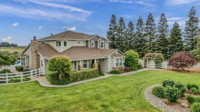 11038 Victory Ave, Oakdale, CA 95361