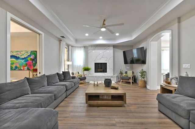 11038 Victory Ave, Oakdale, CA 95361