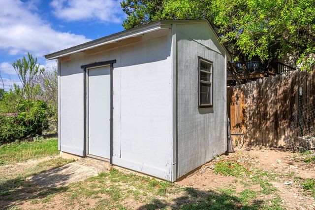 1310 Carol Ann St., Kerrville, TX 78028