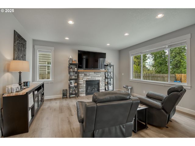 619 DEPOT St, Fairview, OR 97024